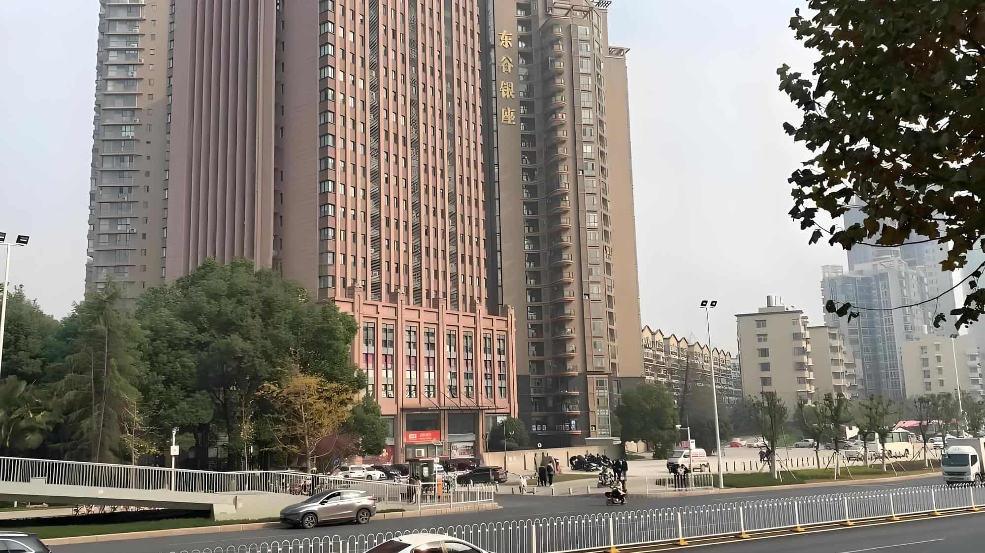 光谷银座商业大厦